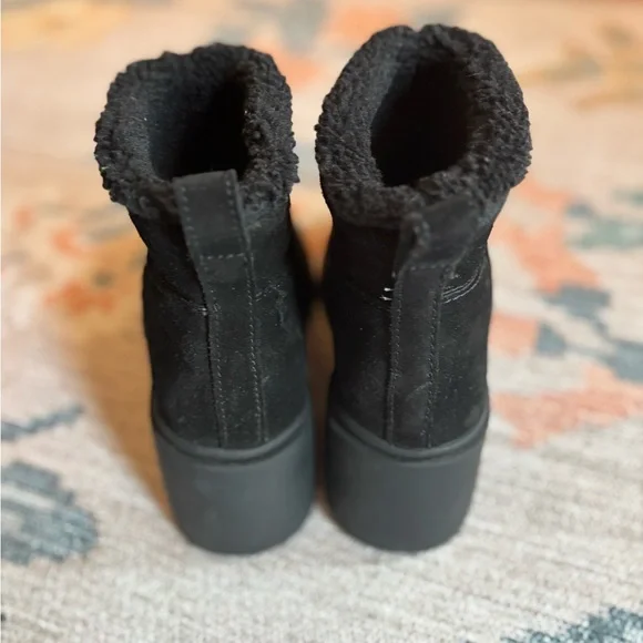 In EUC - Lined, Lug Sole Steve Madden Boots - Picture 6 of 9